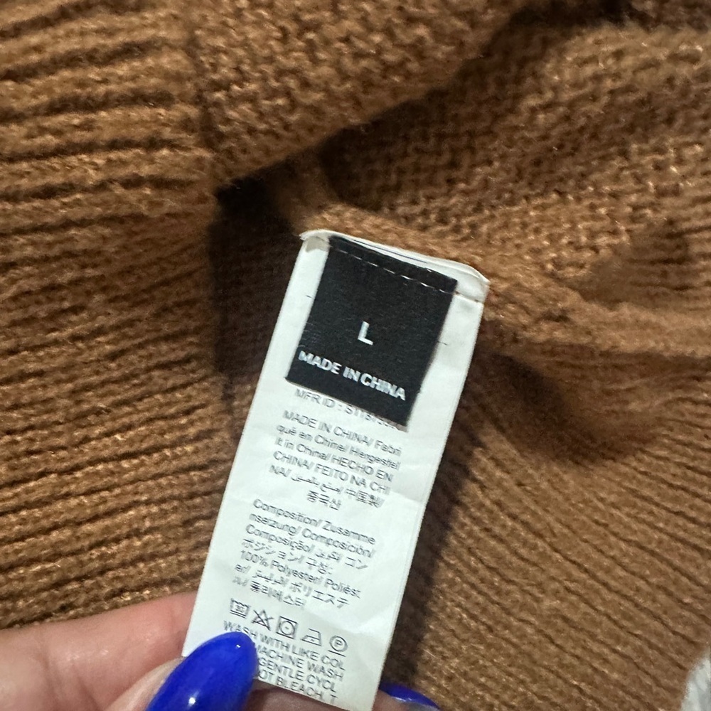 Brown Sleeveless Knit Top with Button Details - Picture 7 of 9